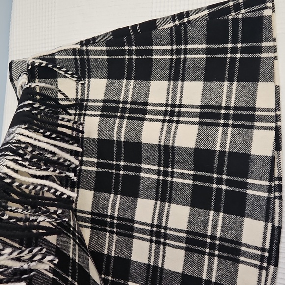 Antonio Melani Scarf Like Wrap Front W/Fringe Mini Skirt: Black/Cream Plaid: 18 - Picture 2 of 9